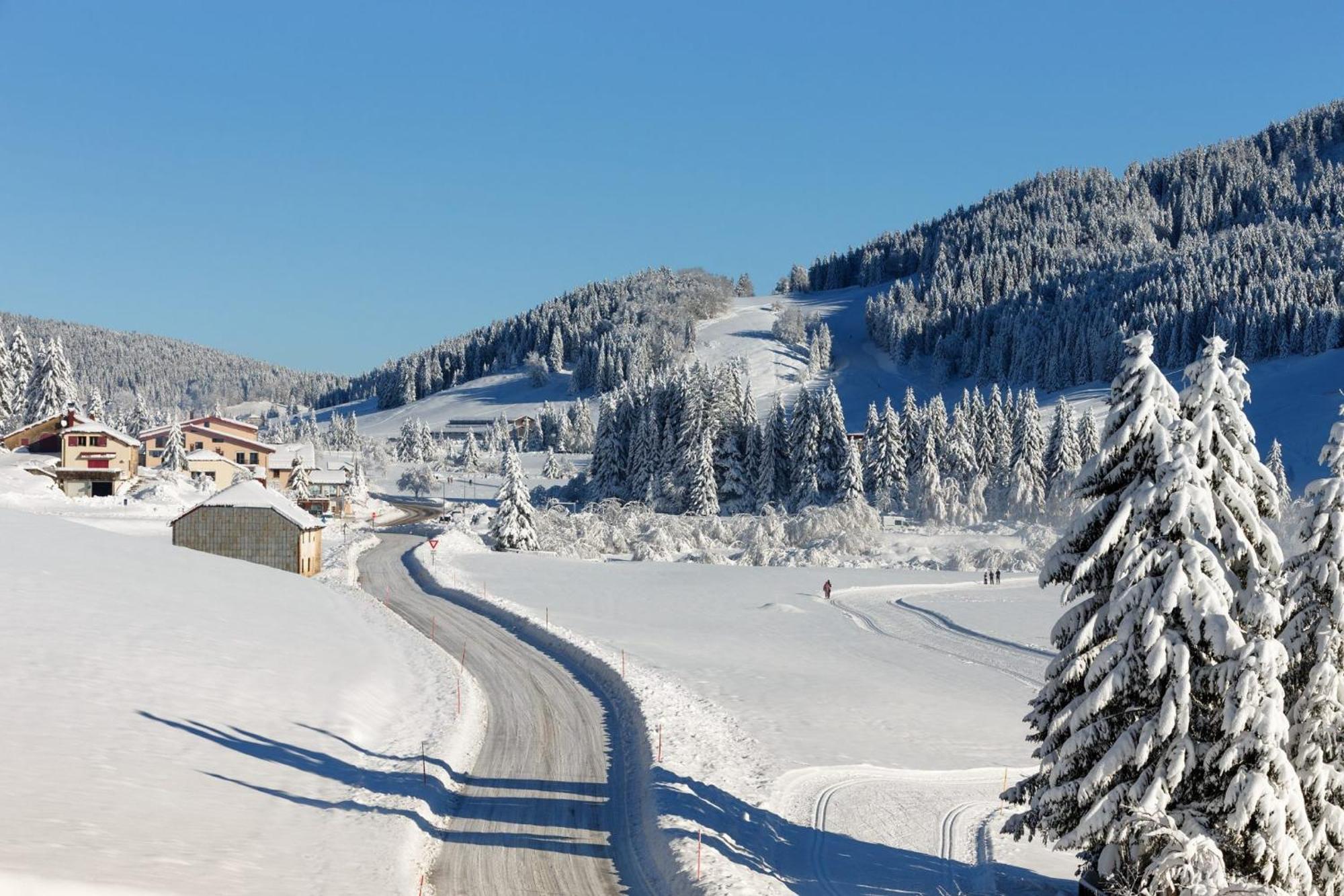 Charmant T2 De Montagne A La Station Des Rousses Avec Balcon Et Garage Les Rousses Exterior foto